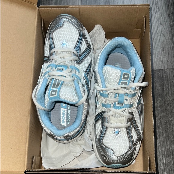 New Balance Kids - Picture 3 of 4